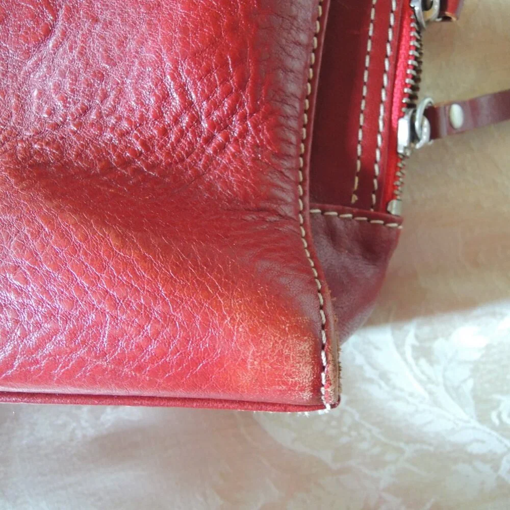 Ellington Red Leather Academia Professional Laptop Shoulder Bag